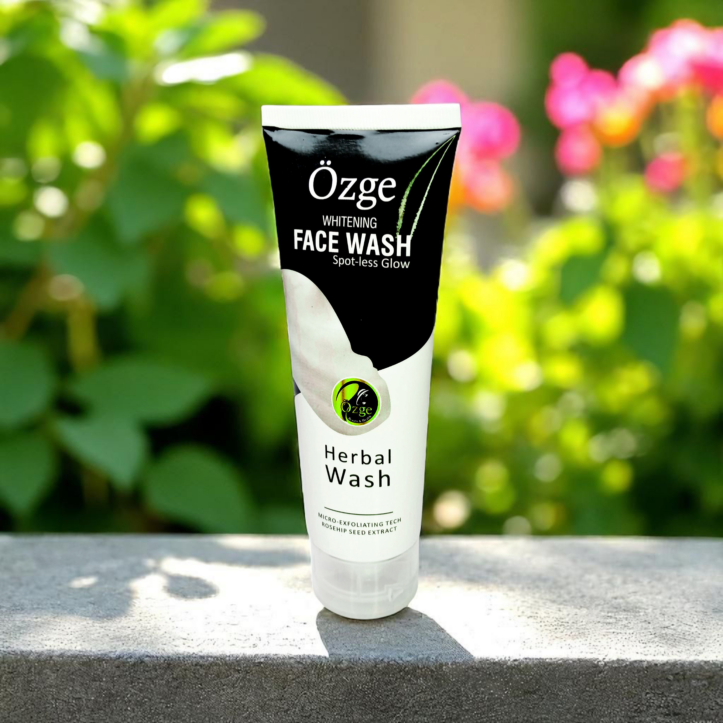 Ozge Whitening Face Wash 100ml front view