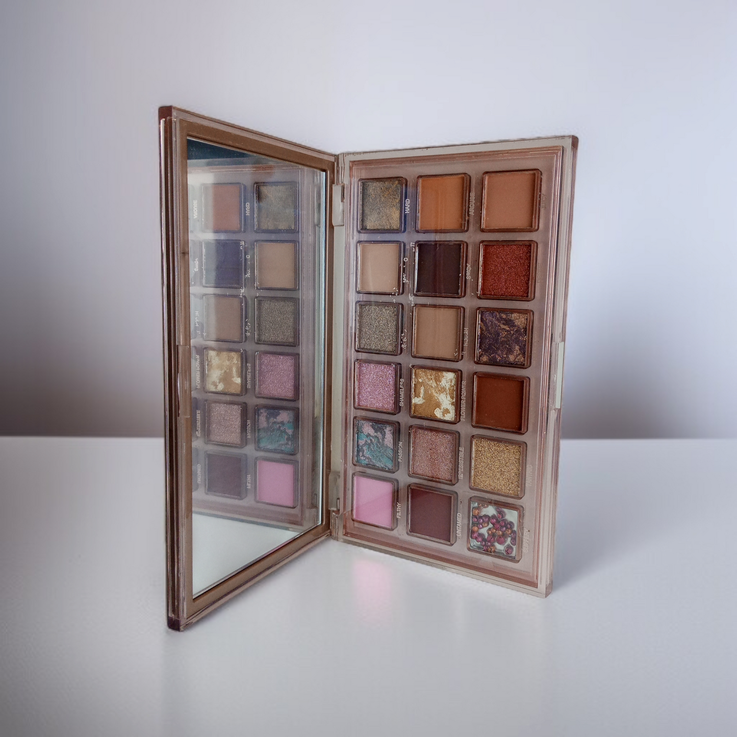Muicin Nude Naughty Eye shadow Palette