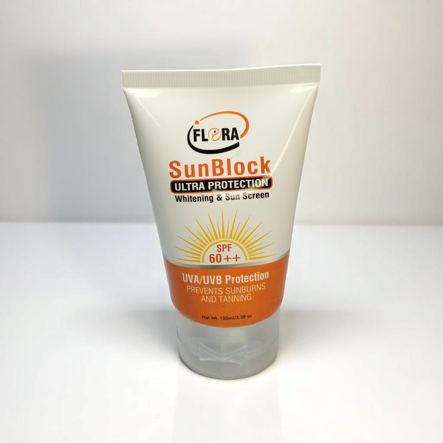 Whitening sunblock with UVA/UVB protection in Pakistan